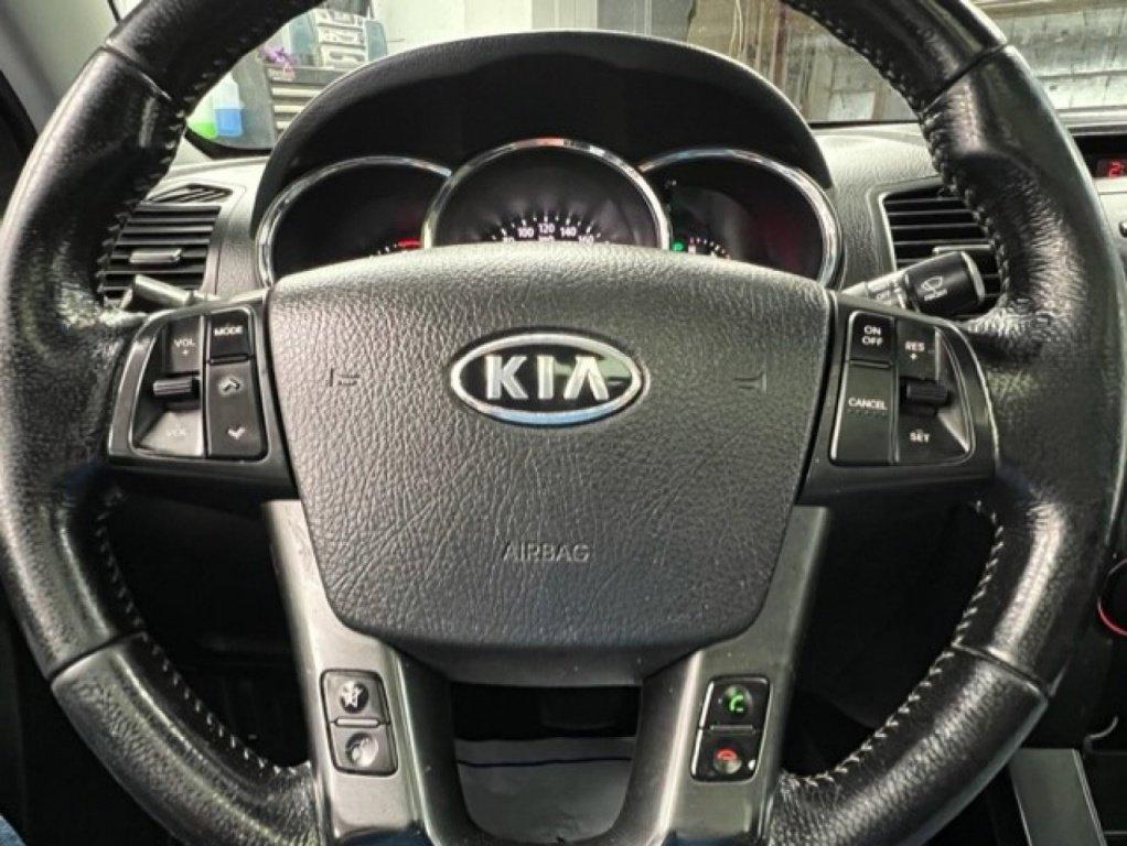KIA Sorento 2011 - Image 12