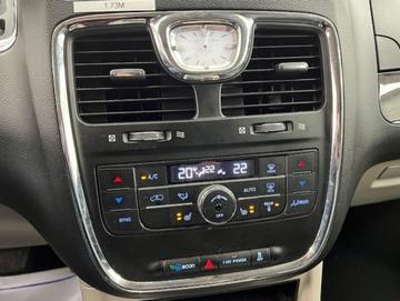 Chrysler Town & Country 2016 - Thumbnail 23