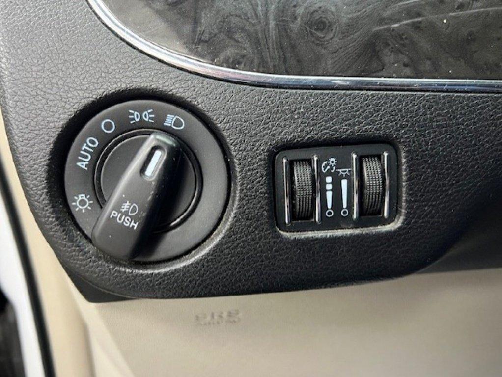 Chrysler Town & Country 2016 - Image 25