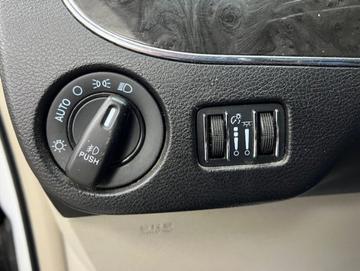 Chrysler Town & Country 2016 - Thumbnail 25