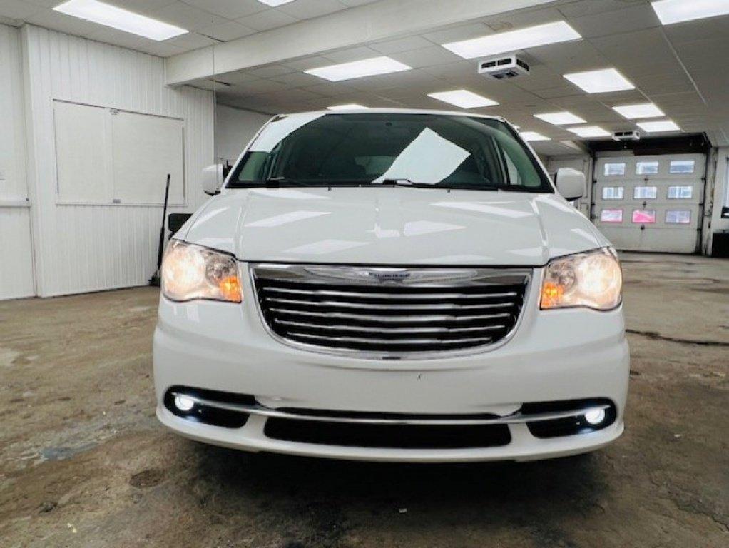 Chrysler Town & Country 2016 - Image 2
