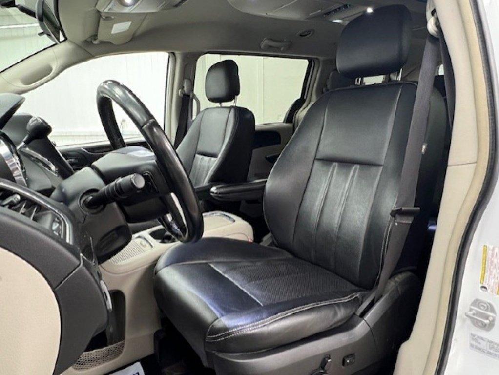 Chrysler Town & Country 2016 - Image 30