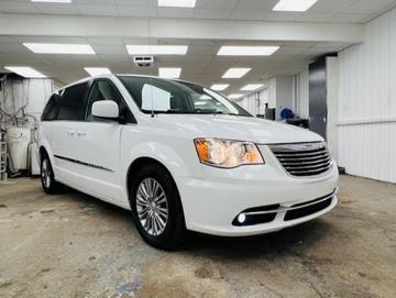 Chrysler Town & Country 2016 - Thumbnail 3