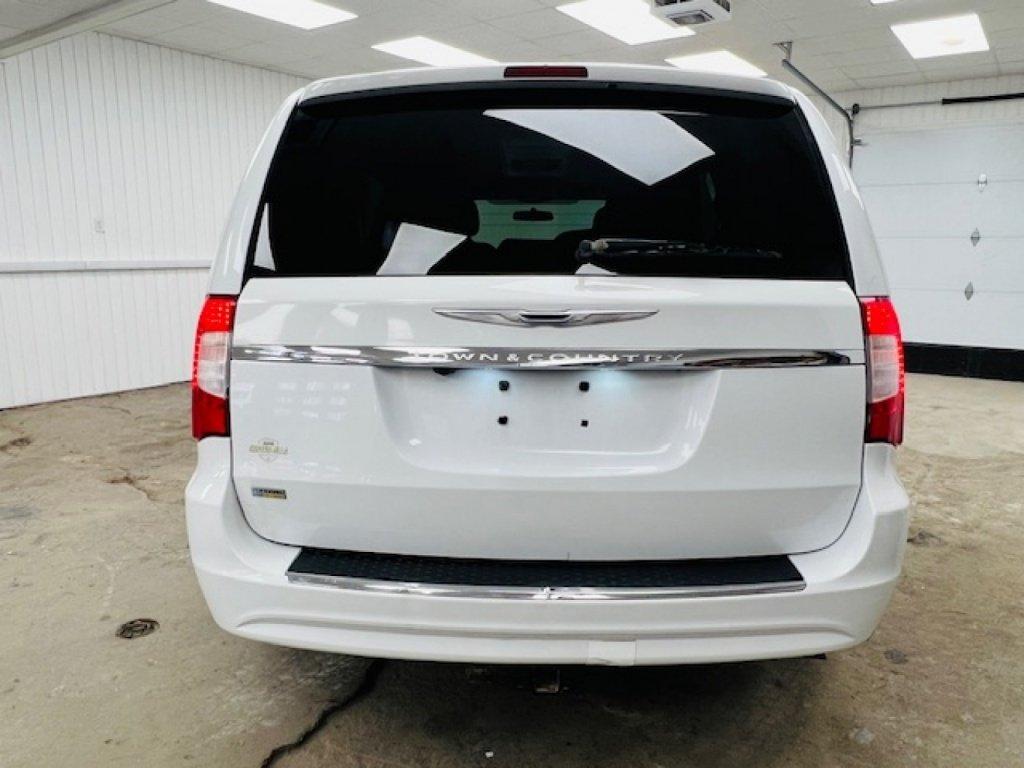 Chrysler Town & Country 2016 - Image 8