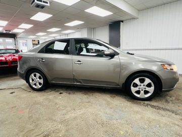 Kia Forte 2010 - Thumbnail 5