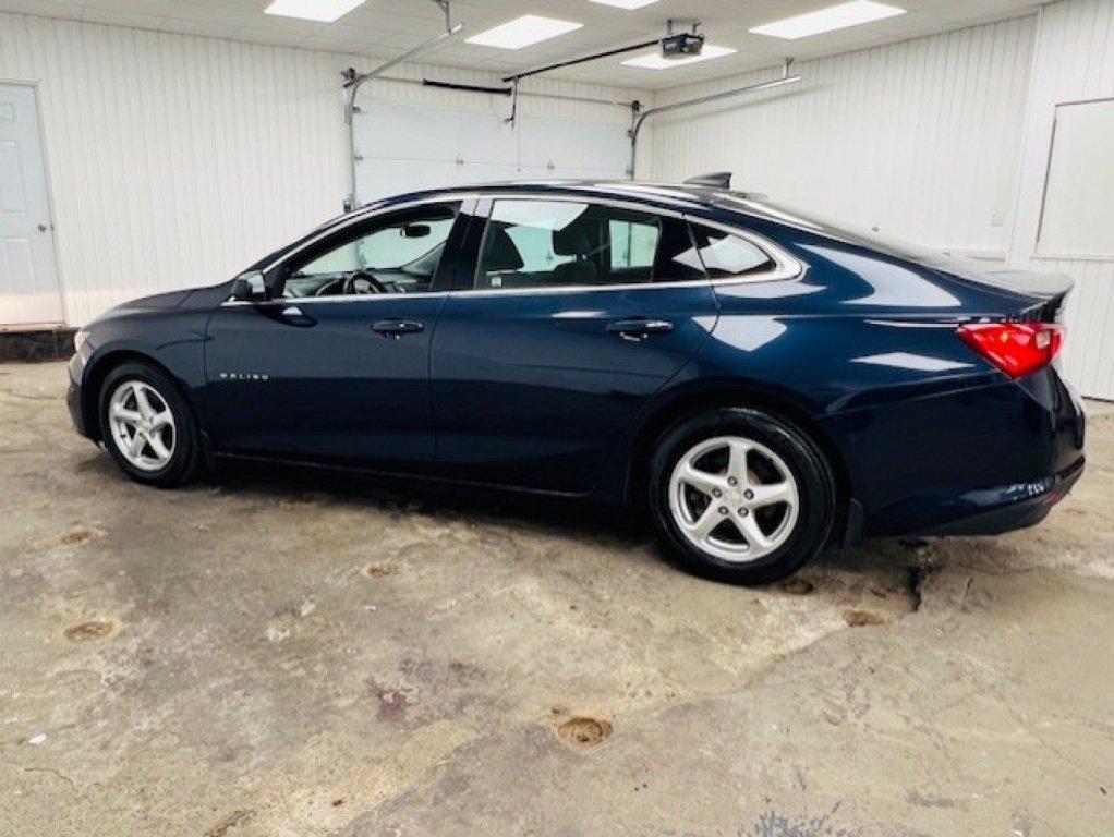 Chevrolet Malibu 2017 - Image 10