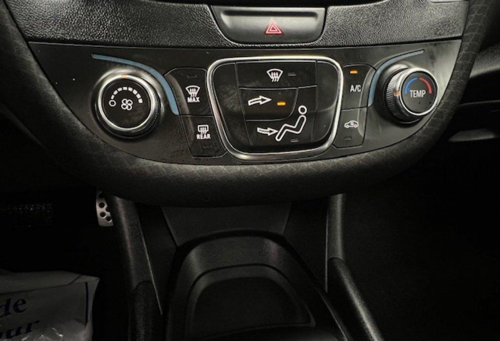 Chevrolet Malibu 2017 - Image 22