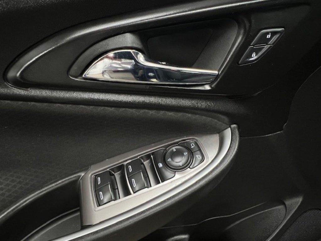 Chevrolet Malibu 2017 - Image 25