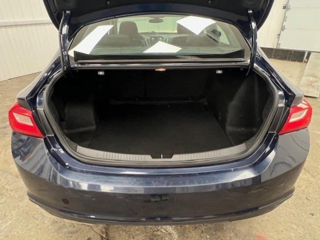 Chevrolet Malibu 2017 - Image 32