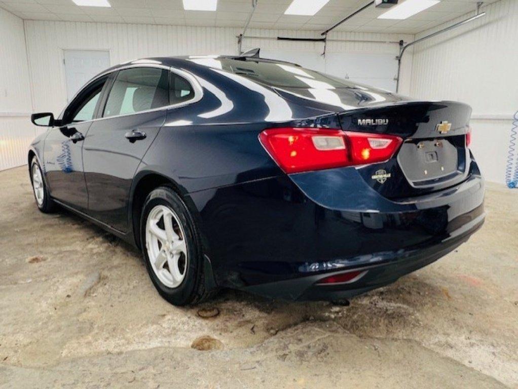 Chevrolet Malibu 2017 - Image 9