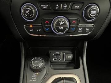 Jeep Cherokee 2016 - Thumbnail 23