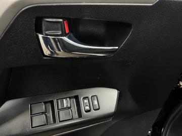 Toyota RAV4 2017 - Thumbnail 25