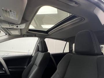Toyota RAV4 2017 - Thumbnail 30