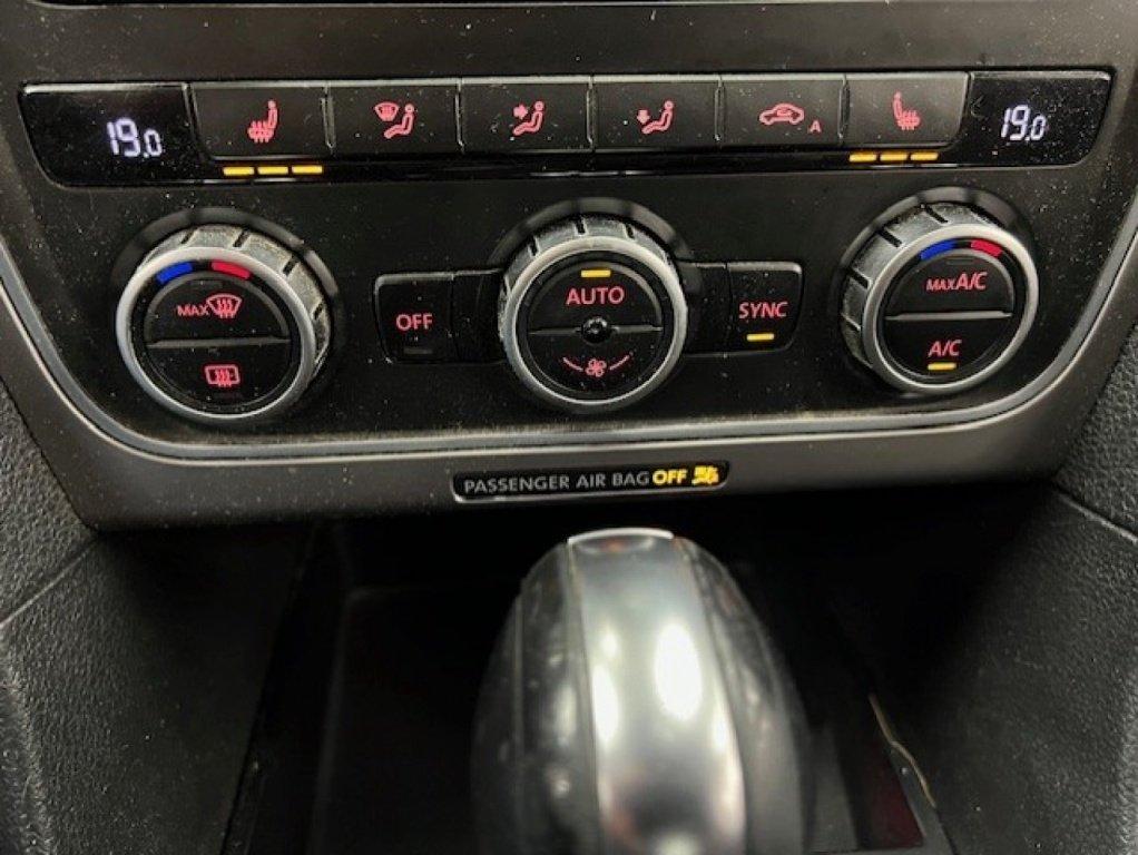 Volkswagen Passat 2014 - Image 17