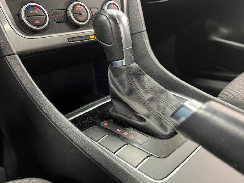 Volkswagen Passat 2014 - Image 19