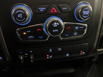 Ram 1500 Classic 2021 - Thumbnail 21