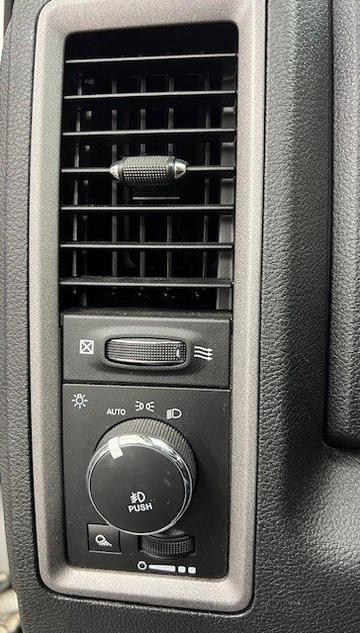 Ram 1500 Classic 2021 - Thumbnail 24