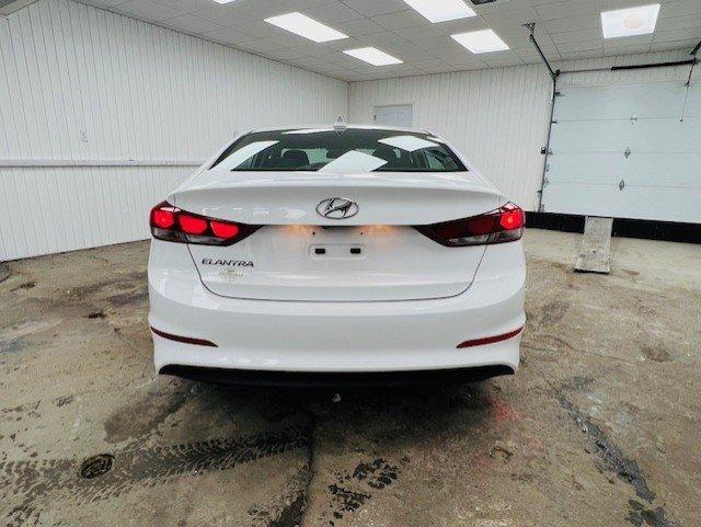 Hyundai Elantra 2017 - Image 9