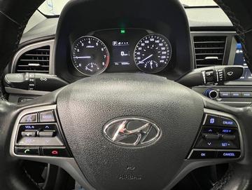 Hyundai Elantra 2017 - Thumbnail 14