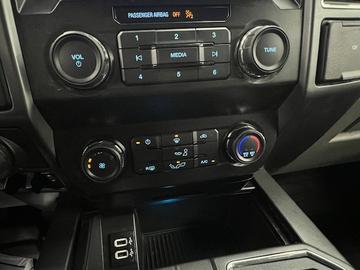 Ford F-150 2019 - Thumbnail 21