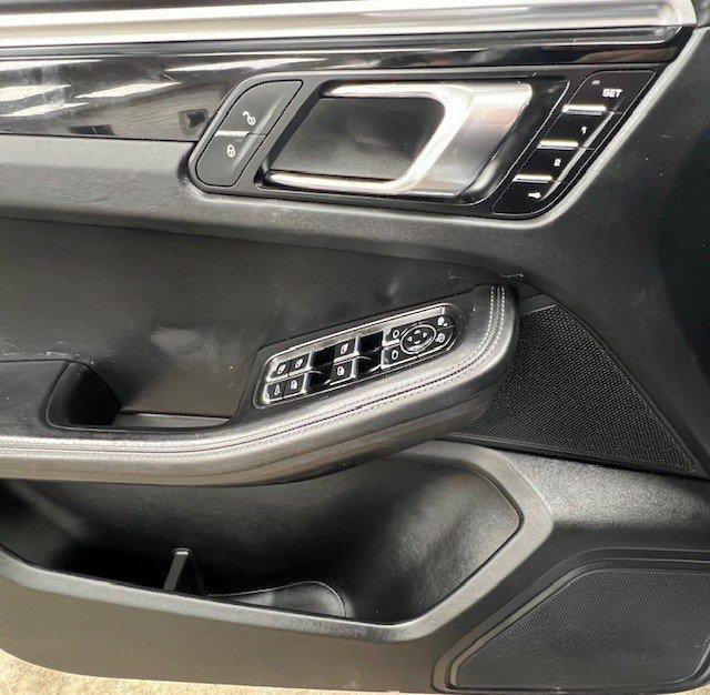 Porsche Macan 2017 - Image 29