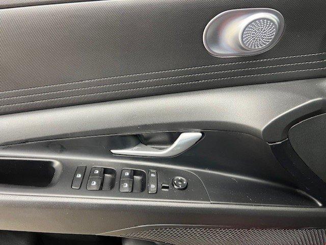 Hyundai Elantra 2022 - Image 24