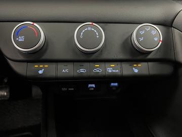 Hyundai Elantra 2022 - Thumbnail 20