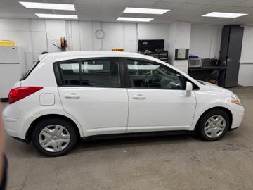 Nissan Versa 2012 - Thumbnail 4