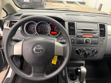 Nissan Versa 2012 - Thumbnail 10