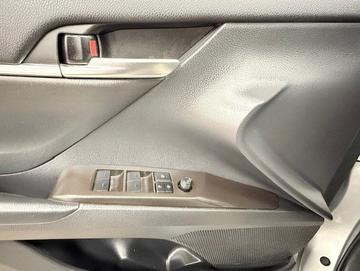 Toyota Camry 2023 - Thumbnail 25