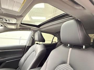 Toyota Camry 2023 - Thumbnail 30