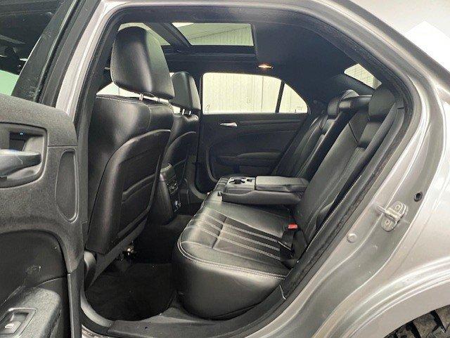Chrysler 300 2014 - Image 32