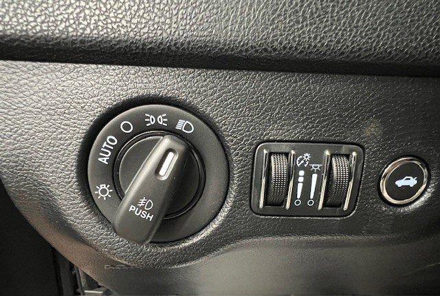 Chrysler 300 2014 - Image 25