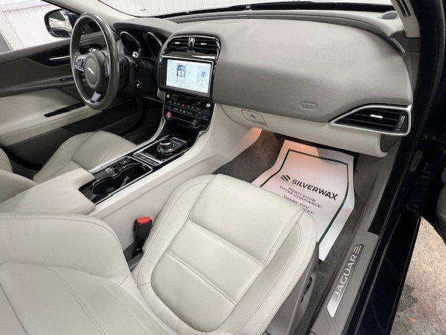 Jaguar XE 2017 - Image 35