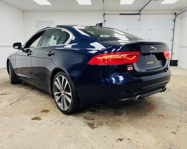 Jaguar XE 2017 - Image 10