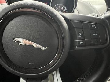Jaguar F-TYPE 2017 - Thumbnail 15