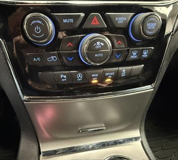 Jeep Grand Cherokee 2021 - Thumbnail 25