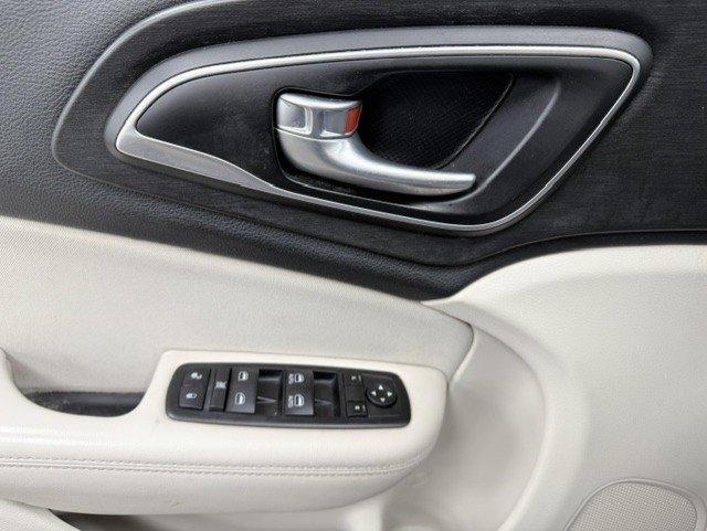 Chrysler 200 2015 - Image 21