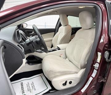 Chrysler 200 2015 - Thumbnail 26