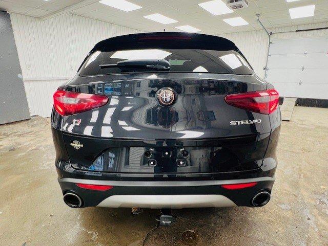 Alfa Romeo Stelvio 2018 - Image 8