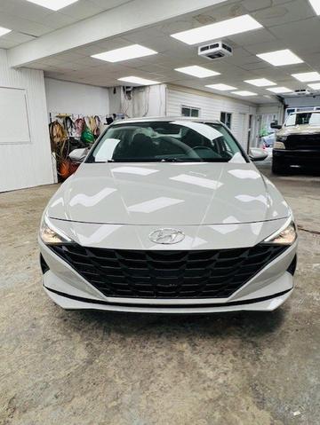 Hyundai Elantra 2023 - Thumbnail 2