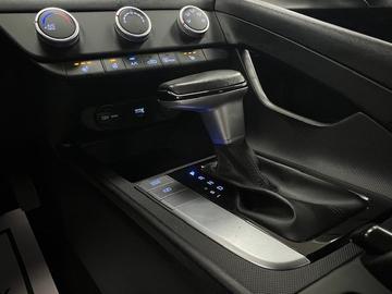 Hyundai Elantra 2023 - Thumbnail 21