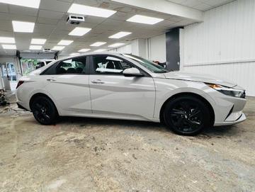 Hyundai Elantra 2023 - Thumbnail 6