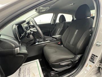 Hyundai Elantra 2023 - Thumbnail 27
