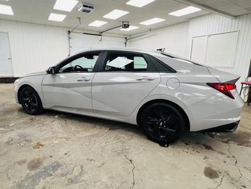 Hyundai Elantra 2023 - Thumbnail 10