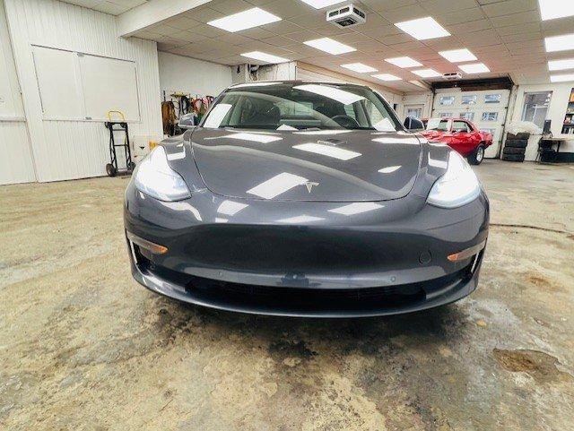 Tesla Model 3 2020 - Image 2