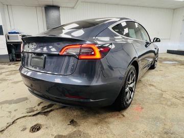 Tesla Model 3 2020 - Thumbnail 5