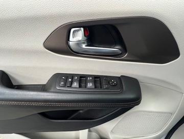 Chrysler Pacifica 2019 - Thumbnail 26