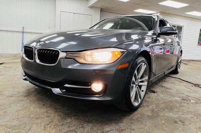 BMW 320i 2015 - Image 1