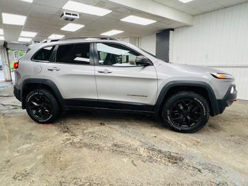 Jeep Cherokee 2018 - Thumbnail 6